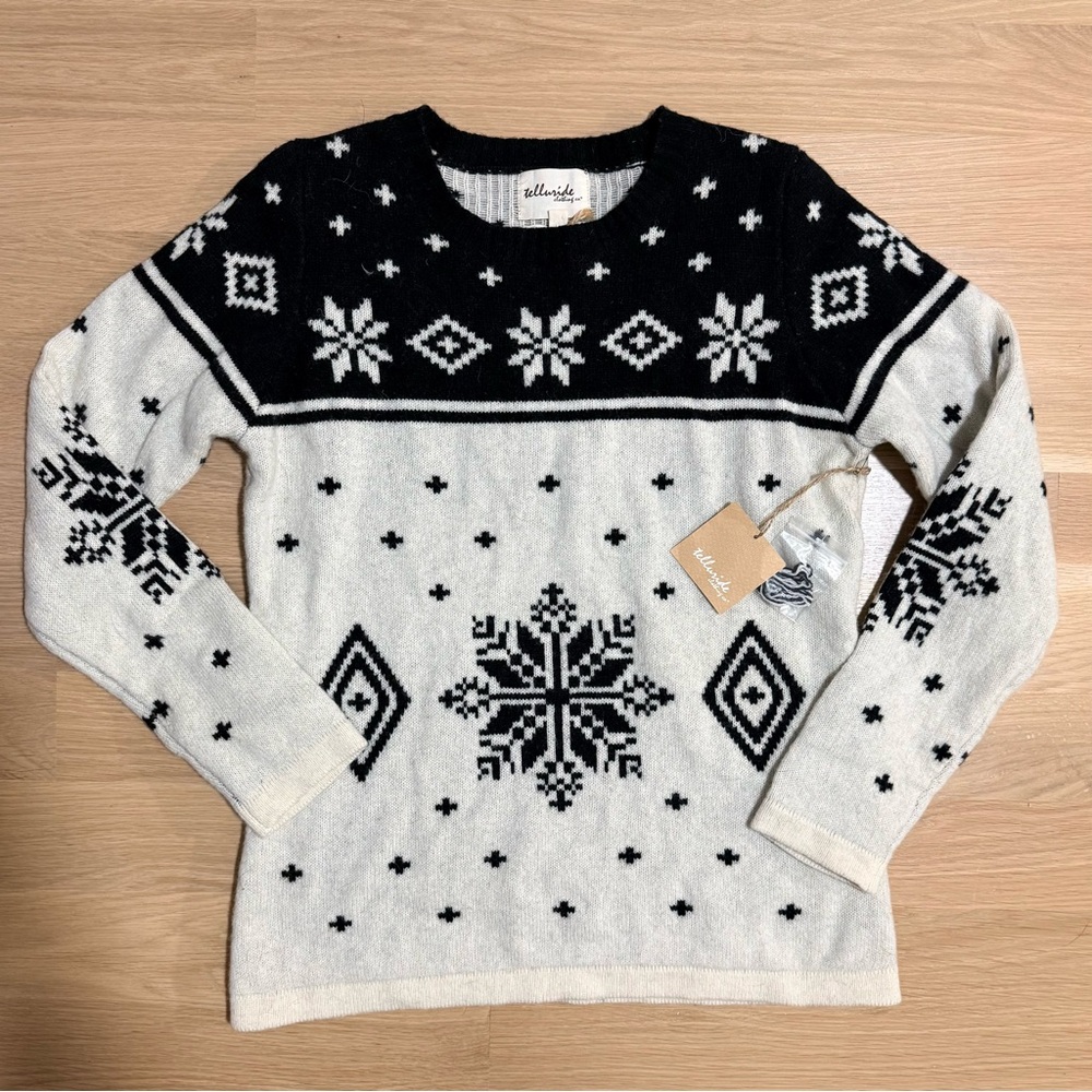TELLURIDE CLOTHING CO NWT Lambs Wool Sweater Black and White Snowflake Large